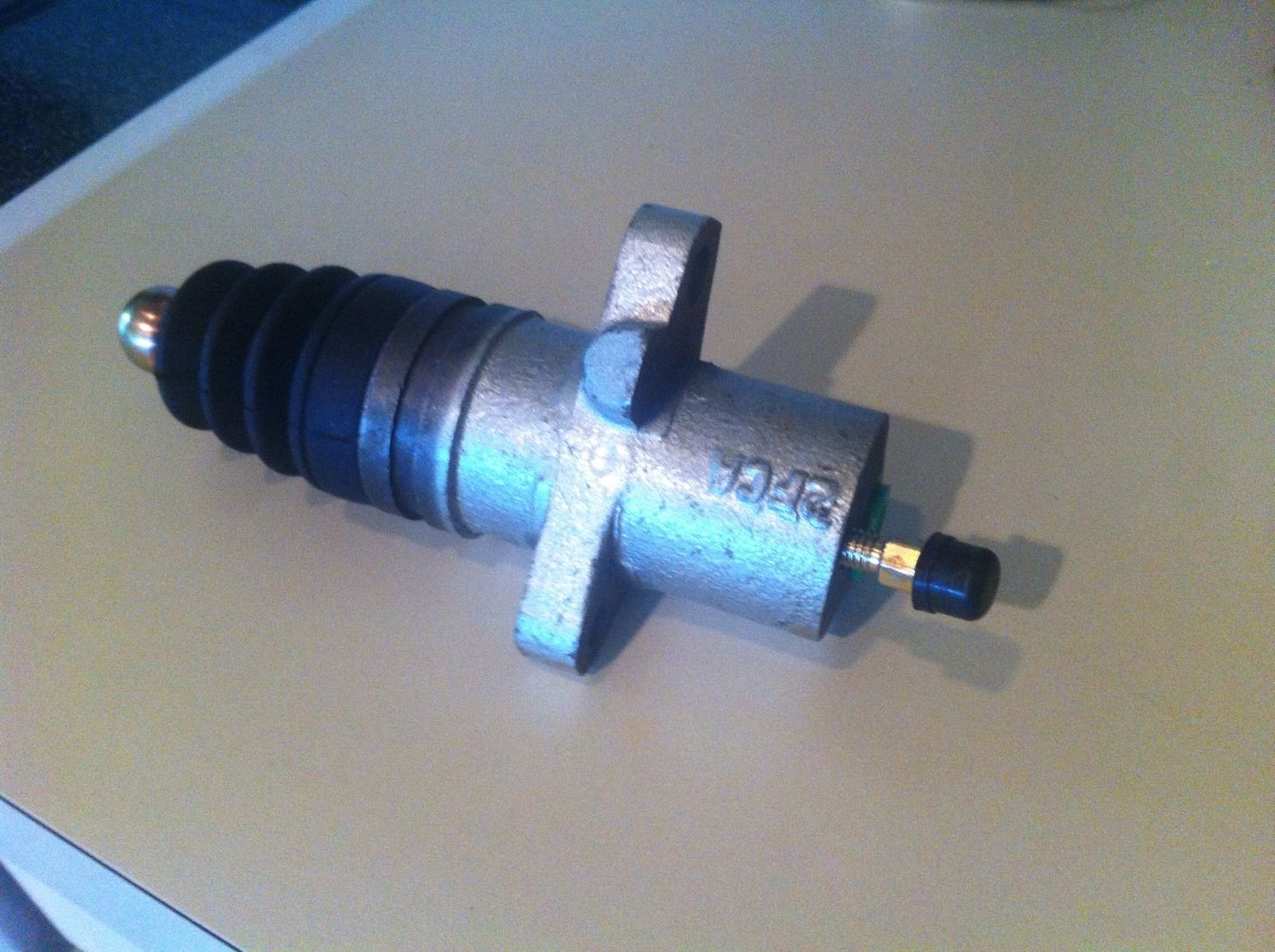 Koppelingscilinder (slave) voor ZF versnellingsbak - Klik op de afbeelding om het venster te sluiten